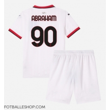 AC Milan Tammy Abraham #90 Replika Bortedrakt Barn 2024-25 Kortermet (+ bukser)