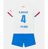 Barcelona Ronald Araujo #4 Replika Bortedrakt Barn 2023-24 Kortermet (+ bukser)