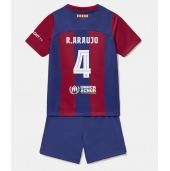 Barcelona Ronald Araujo #4 Replika Hjemmedrakt Barn 2023-24 Kortermet (+ bukser)