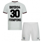 Bayer Leverkusen Jeremie Frimpong #30 Replika Bortedrakt Barn 2023-24 Kortermet (+ bukser)