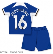 Chelsea Lesley Ugochukwu #16 Replika Hjemmedrakt Barn 2023-24 Kortermet (+ bukser)