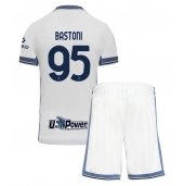 Inter Milan Alessandro Bastoni #95 Replika Bortedrakt Barn 2024-25 Kortermet (+ bukser)