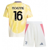 Juventus Weston McKennie #16 Replika Bortedrakt Barn 2024-25 Kortermet (+ bukser)