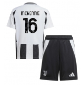 Juventus Weston McKennie #16 Replika Hjemmedrakt Barn 2024-25 Kortermet (+ bukser)