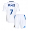 Leeds United Daniel James #7 Replika Hjemmedrakt Barn 2024-25 Kortermet (+ bukser)