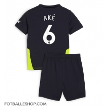 Manchester City Nathan Ake #6 Replika Bortedrakt Barn 2024-25 Kortermet (+ bukser)