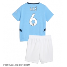 Manchester City Nathan Ake #6 Replika Hjemmedrakt Barn 2024-25 Kortermet (+ bukser)