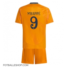 Real Madrid Kylian Mbappe #9 Replika Bortedrakt Barn 2024-25 Kortermet (+ bukser)