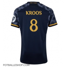 Real Madrid Toni Kroos #8 Replika Bortedrakt 2023-24 Kortermet